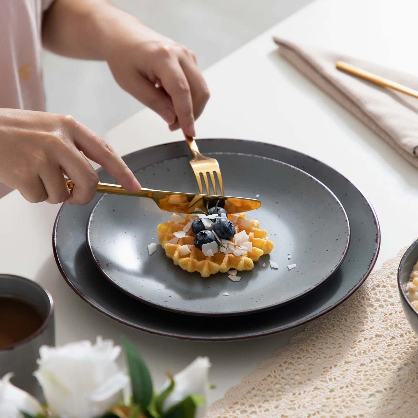 VANCASSO MODA Series 4-16 Piece Pottery Dinner Set Grey Stoneware Tableware Set with Dinner Plate,Dessert Plate,Bowls,Cups