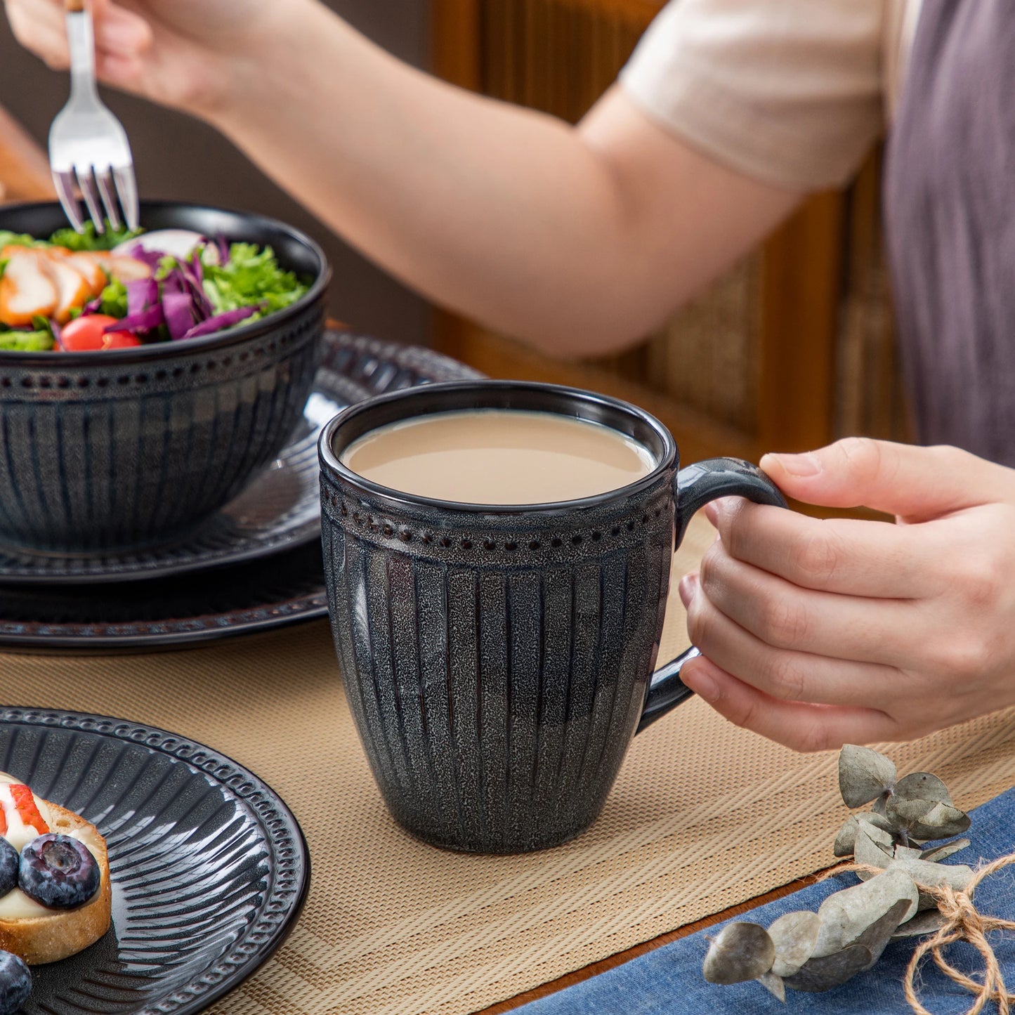vancasso 4-16 Piece Relief Ceramic Plates Set Black Elegent Tableware set with up to 4 PCS Dinner Plate/Dessert/Cereal Bowl/Mug
