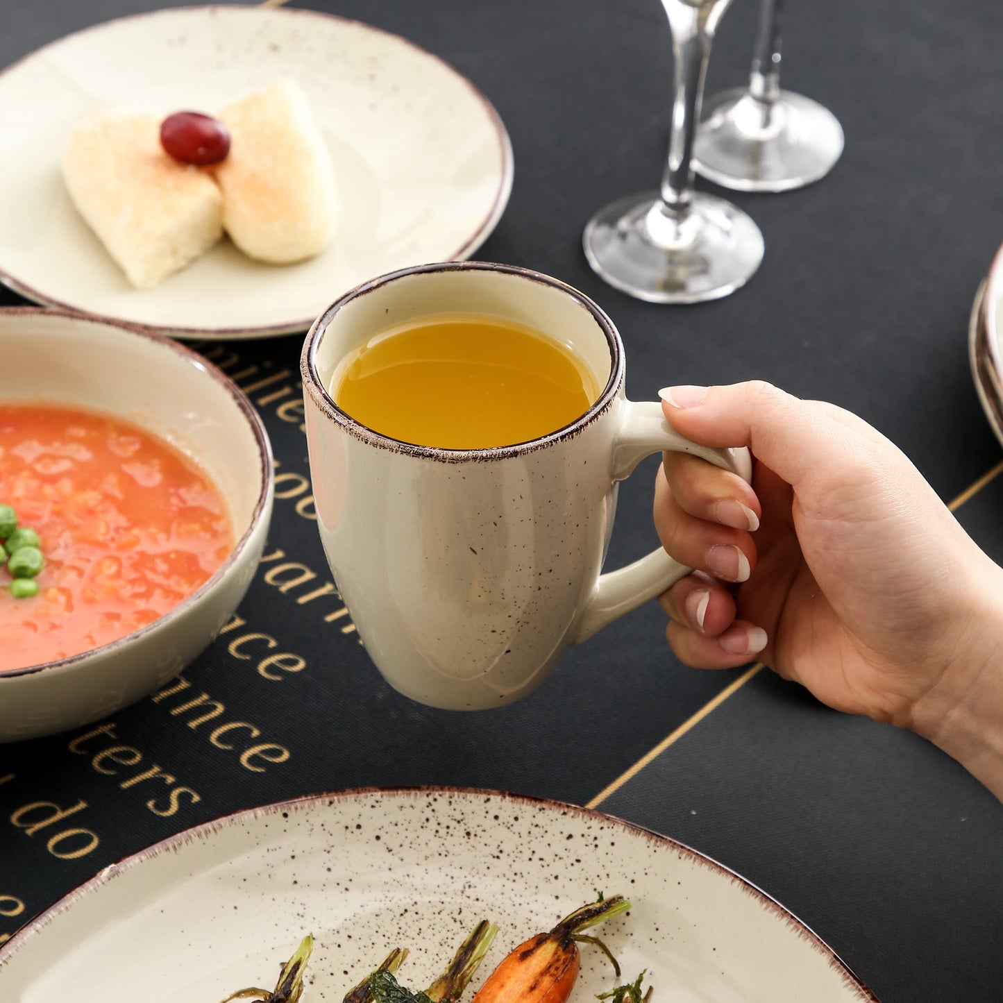 Vancasso 4/8/16-Piece Ceramic Beige Stoneware Dinnerware Set with Dinner Plate, Dessert Plate, 800ml Bowl, Mug Tableware Set