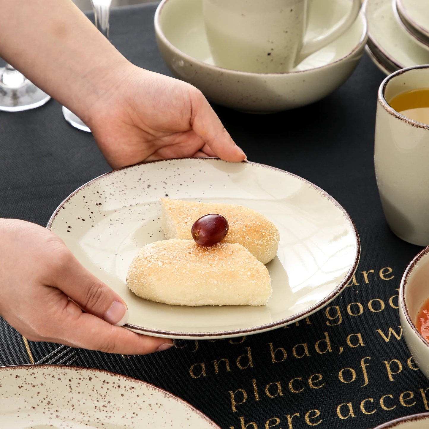 Vancasso 4/8/16-Piece Ceramic Beige Stoneware Dinnerware Set with Dinner Plate, Dessert Plate, 800ml Bowl, Mug Tableware Set