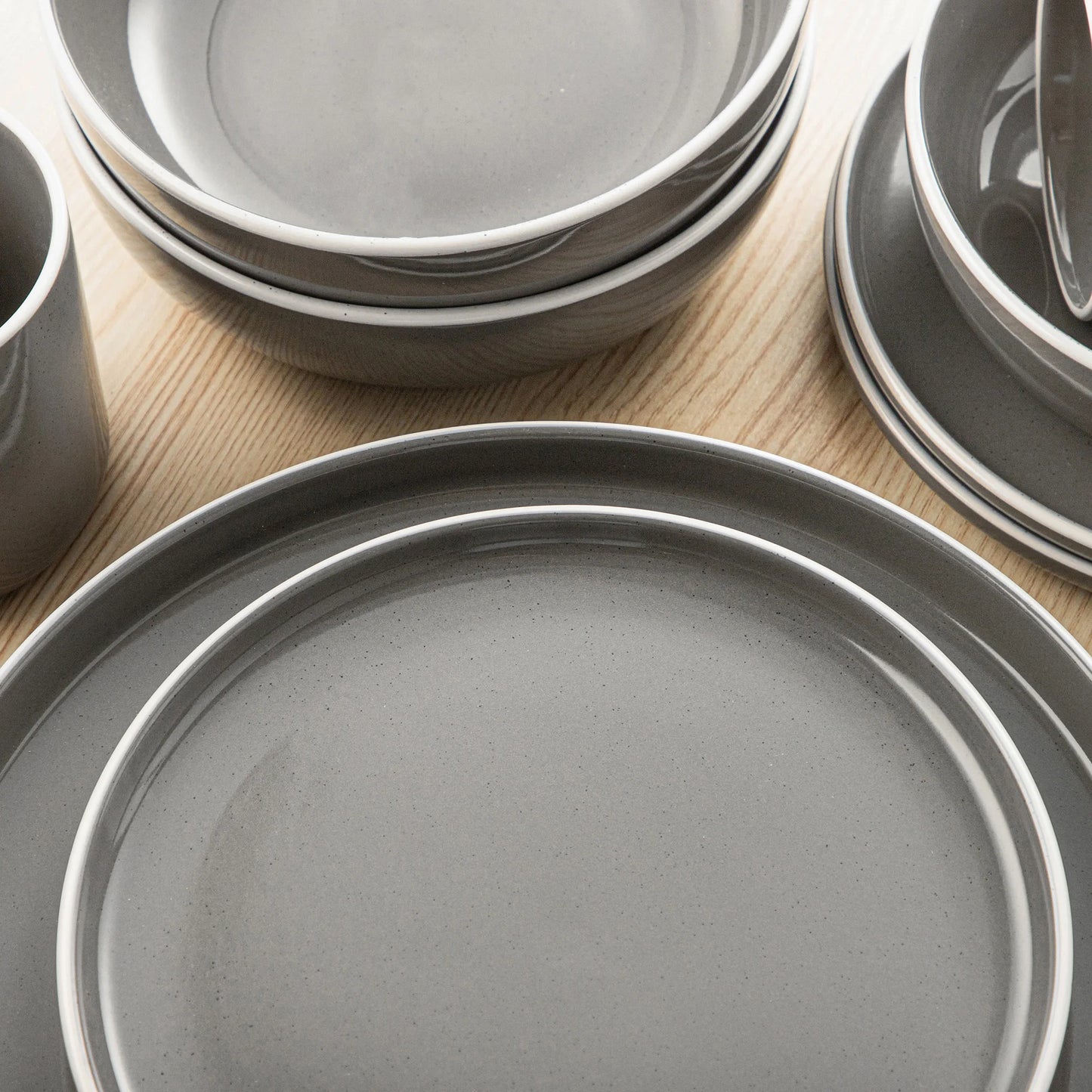 Vancasso 4-16 Piece Grey Stoneware Set Sesame Glaze Ceramic Dinnerware Set with Up To 4PCS Dinner/Dessert Plate/Soup Bowl/Mug